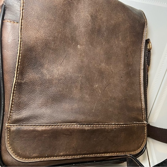 Vintage Wilsons Leather Crossbody Satchel Bag in Brown - Picture 2 of 14